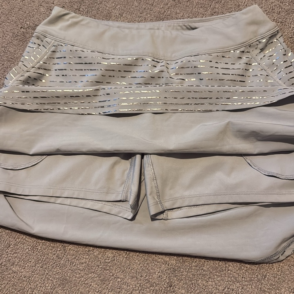 Under Armour Fitted Athletic Skirt Skort Heatgear Grey Small Tennis Golf Pockets - Picture 8 of 9